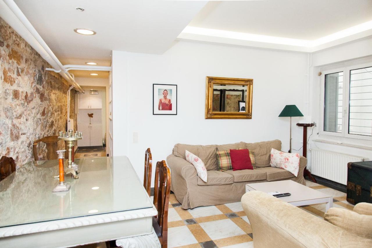 Chic Charming Central Athens Apt. Ngoại thất bức ảnh